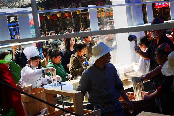 ����С����ѵѧУ�ļҺ�С�Լ�����ѵ����