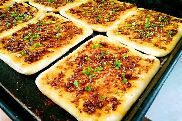 С����ѵѧУ����ȽϺã�